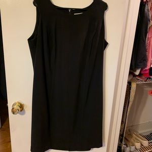 Women’s plus black dress